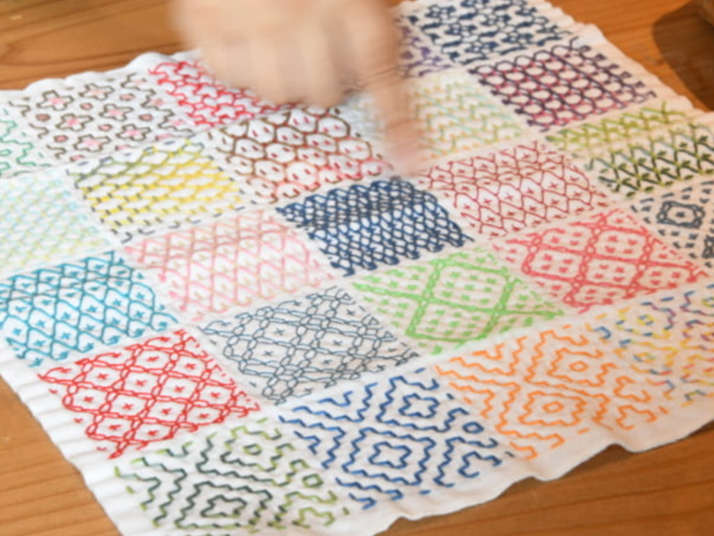 刺し子ふきんを作りながらひとり時間を満喫